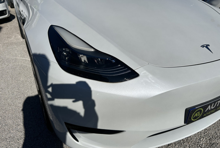Tesla Model Y (2) 295 Ch AUTONOMIE STANDARD RWD 62.5 KWH * 1ER MAIN * FAIBLE KILOMETRE 