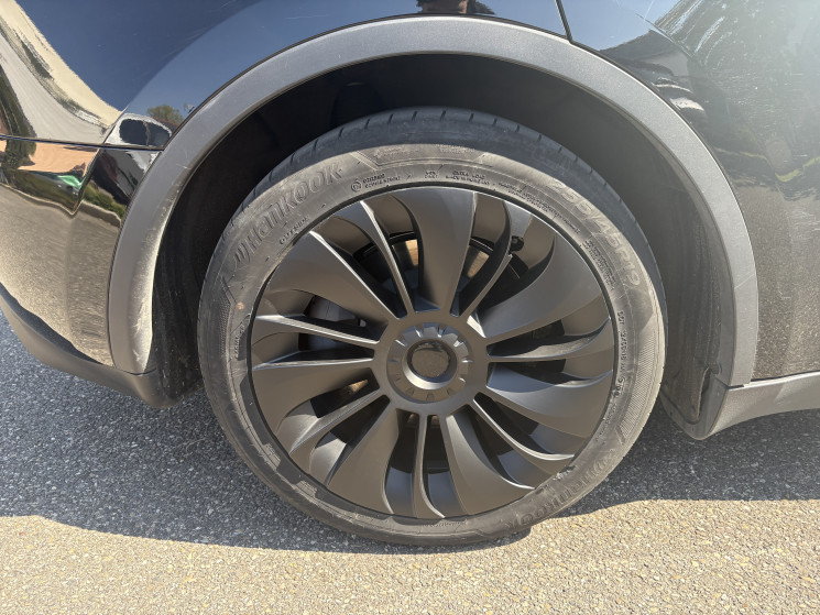 Tesla Model Y Standard RWD 299 ch / HomeLink