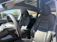 Tesla Model Y Standard RWD 299 ch / HomeLink