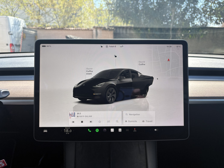 Tesla Model Y Standard RWD 299 ch / HomeLink