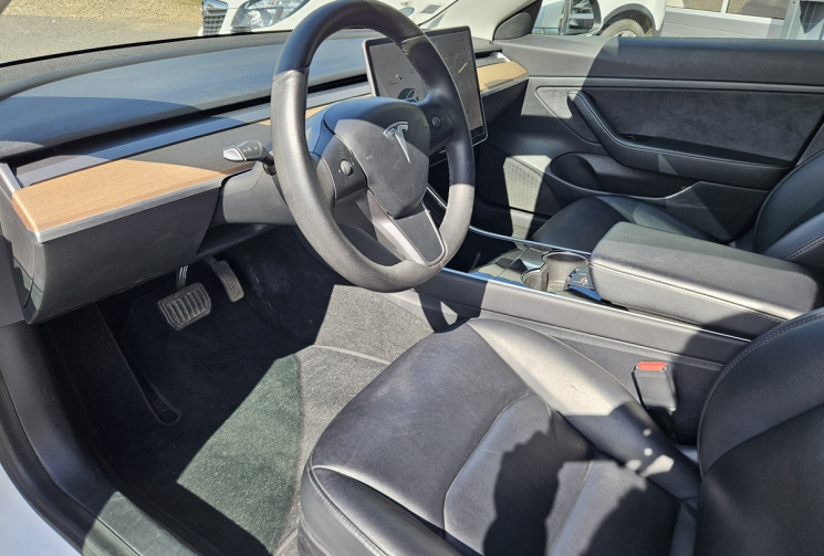 Tesla Model 3 STANDARD RANGE PLUS 225KW 306 1°M