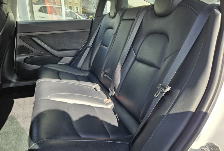 Tesla Model 3 STANDARD RANGE PLUS 225KW 306 1°M