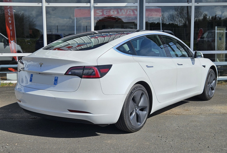Tesla Model 3 STANDARD RANGE PLUS 225KW 306 1°M