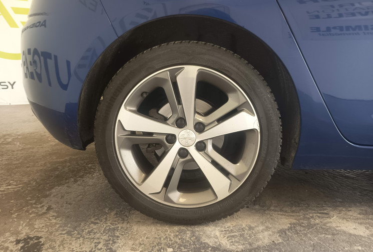 Peugeot 308 1.5 b-HDi 130 TECH EDITION ENTRETIEN CONCESSION REGULIER ET A JOUR  GARANTIE 6 MOIS