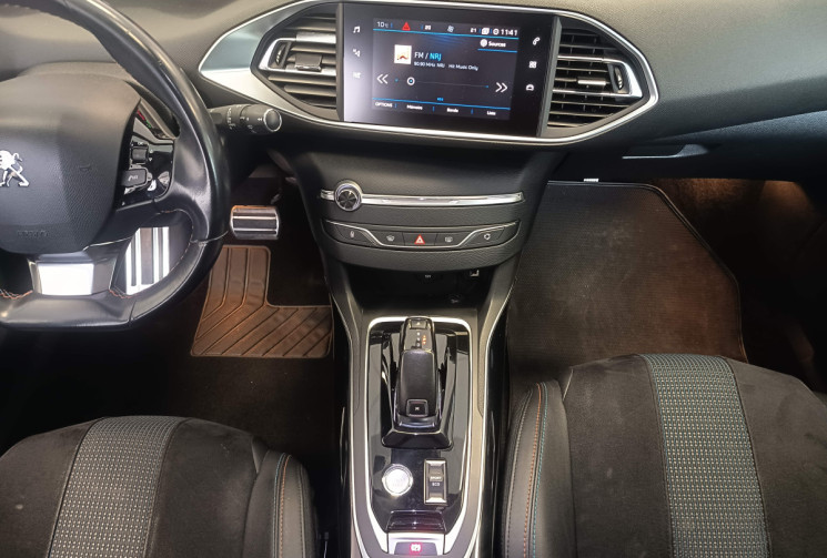 Peugeot 308 1.5 b-HDi 130 TECH EDITION ENTRETIEN CONCESSION REGULIER ET A JOUR  GARANTIE 6 MOIS