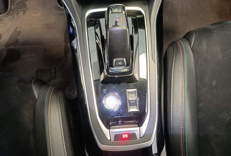 Peugeot 308 1.5 b-HDi 130 TECH EDITION ENTRETIEN CONCESSION REGULIER ET A JOUR  GARANTIE 6 MOIS