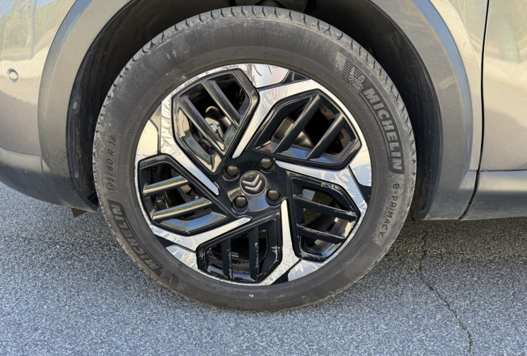 Citroën C4 Shine 1.5 HDI 130 EAT8 / Carplay / Tete haute / Camera / Entretien complet Citroen