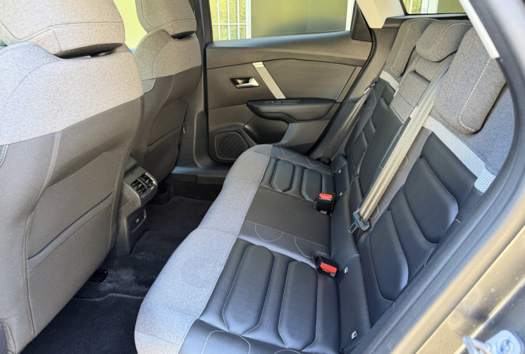 Citroën C4 Shine 1.5 HDI 130 EAT8 / Carplay / Tete haute / Camera / Entretien complet Citroen