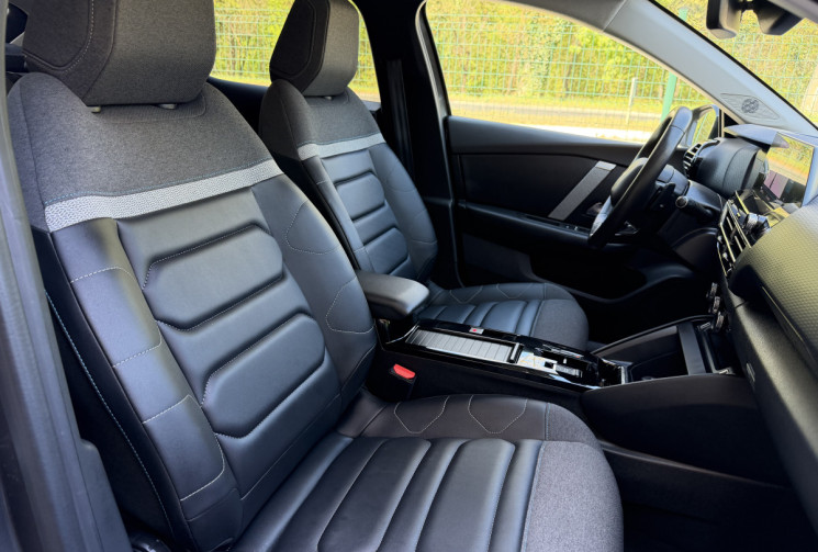 Citroën C4 Shine 1.5 HDI 130 EAT8 / Carplay / Tete haute / Camera / Entretien complet Citroen