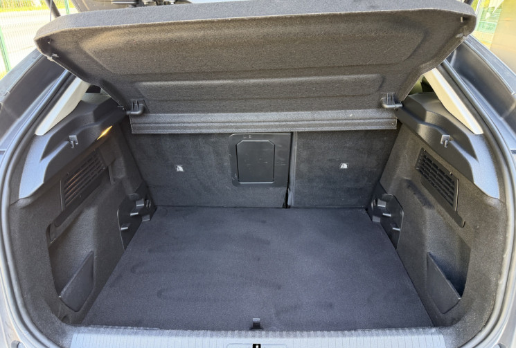 Citroën C4 Shine 1.5 HDI 130 EAT8 / Carplay / Tete haute / Camera / Entretien complet Citroen