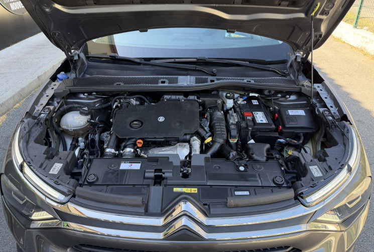 Citroën C4 Shine 1.5 HDI 130 EAT8 / Carplay / Tete haute / Camera / Entretien complet Citroen