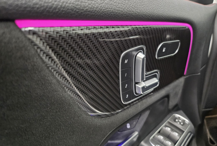 Mercedes GLA 200D 150 cv BVA AMG LINE / pack premium + / attelage / origine france 