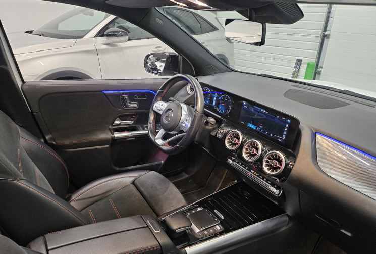 Mercedes GLA 200D 150 cv BVA AMG LINE / pack premium + / attelage / origine france 