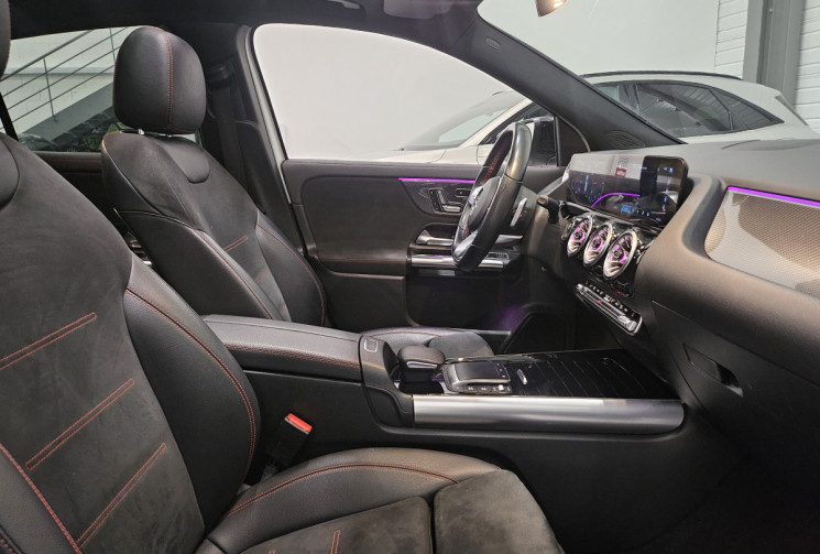 Mercedes GLA 200D 150 cv BVA AMG LINE / pack premium + / attelage / origine france 