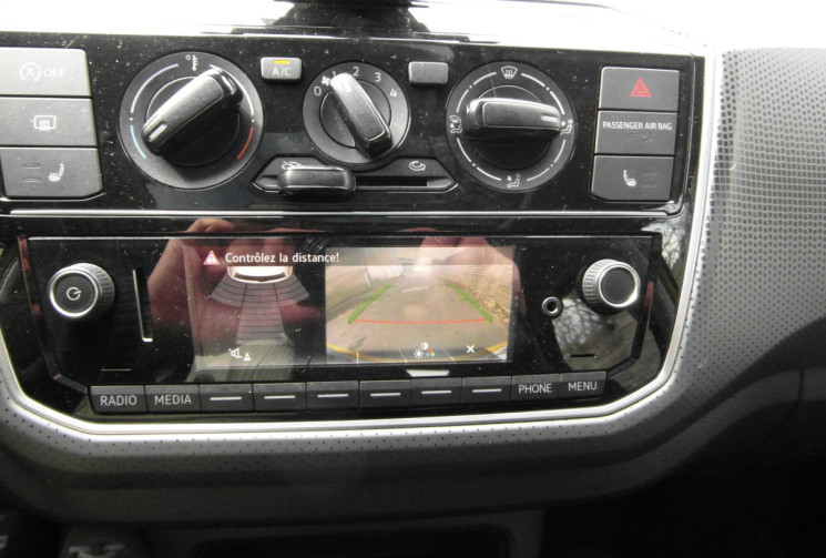 Volkswagen up! 1.0 75  UP! PHASE 2 CONNECT TOIT OUVRANT SIEGES CHAUFFANTS