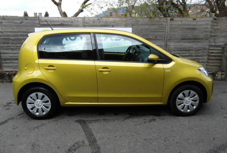 Volkswagen up! 1.0 75  UP! PHASE 2 CONNECT TOIT OUVRANT SIEGES CHAUFFANTS