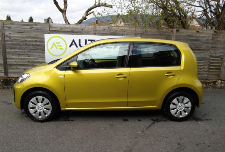Volkswagen up! 1.0 75  UP! PHASE 2 CONNECT TOIT OUVRANT SIEGES CHAUFFANTS