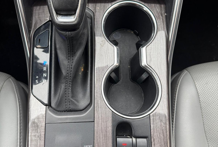 Toyota HIGHLANDER  2.5 HYBRID AWD / FULL ENTRETIEN TOYOTA / ETAT IRREPROCHABLE