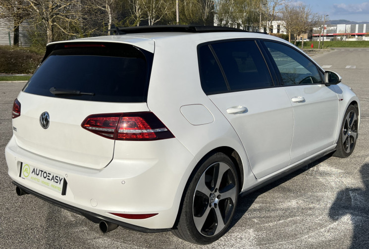 Volkswagen Golf 2.0 TSI 220 GTI BlueMotion Technology DSG6 