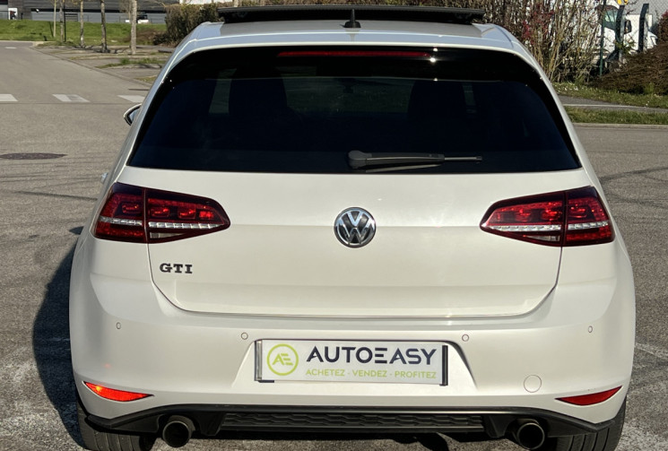 Volkswagen Golf 2.0 TSI 220 GTI BlueMotion Technology DSG6 