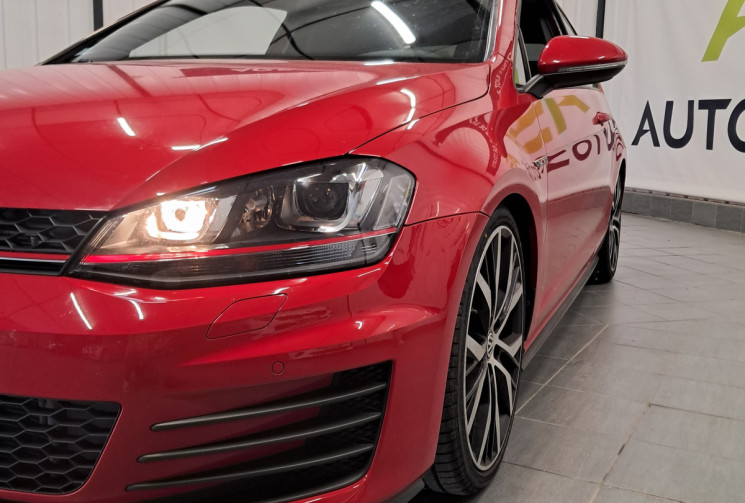 Volkswagen Golf VII 2.0 TSI 220 BlueMotion GTI  3p