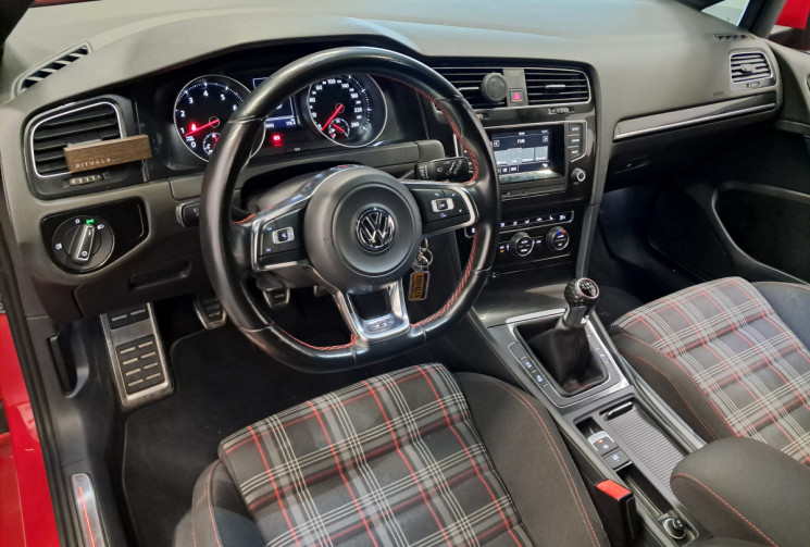 Volkswagen Golf VII 2.0 TSI 220 BlueMotion GTI  3p