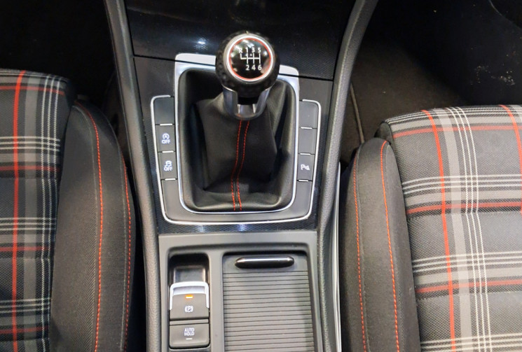 Volkswagen Golf VII 2.0 TSI 220 BlueMotion GTI  3p