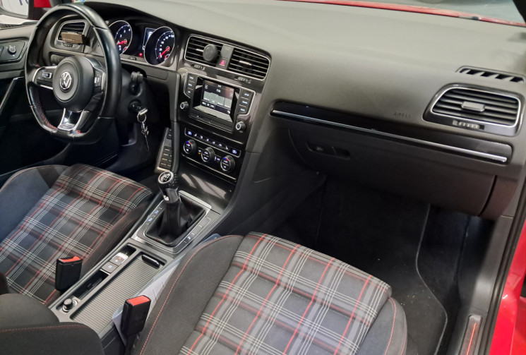 Volkswagen Golf VII 2.0 TSI 220 BlueMotion GTI  3p