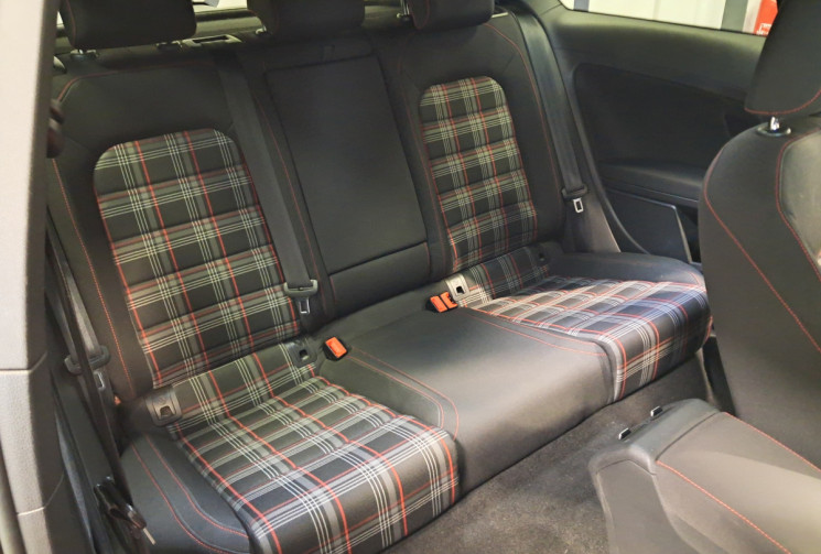 Volkswagen Golf VII 2.0 TSI 220 BlueMotion GTI  3p