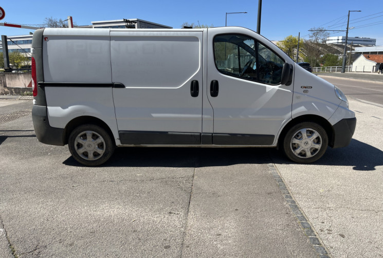 Renault Trafic II Fourgon Phase 2 L1H1 1000kg 2.0 dCi 90 cv