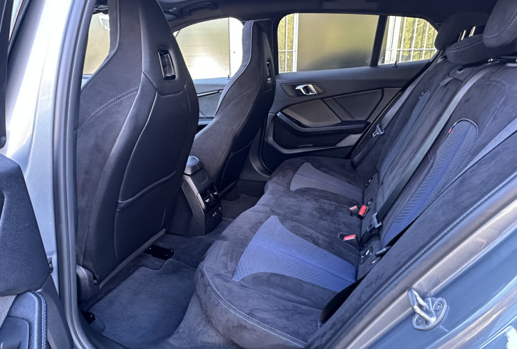 BMW Série 1 118i 136 M Sport DCT7 / Toit ouvrant / Sièges Baquet / Tête haute / Harman Kardon / TVA