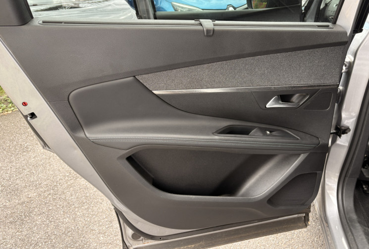 Peugeot 5008  II (P87) 1.2 THP EAT8 130cv CROSSWAY