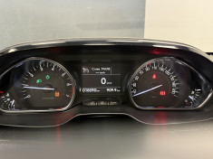 Peugeot 2008 1.2 Puretech 130 ch ALLURE / entretien Peugeot / Courroie neuve