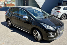 Peugeot 3008 1.6 HDI 115cv Premium / Cuir chauffant Élec / GPS / Caméra / Toit pano / Attelage 