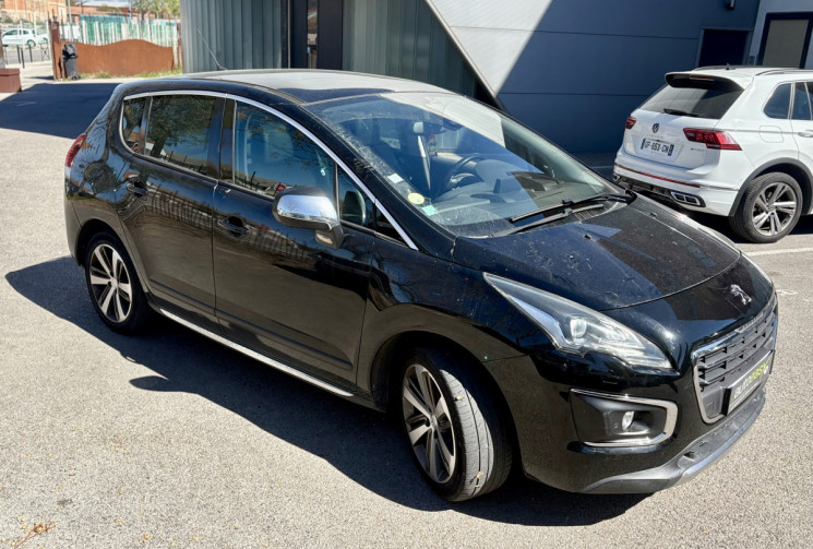 Peugeot 3008 1.6 HDI 115cv Premium / Cuir chauffant Élec / GPS / Caméra / Toit pano / Attelage 