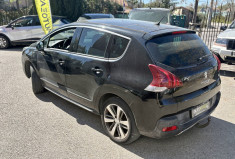 Peugeot 3008 1.6 HDI 115cv Premium / Cuir chauffant Élec / GPS / Caméra / Toit pano / Attelage 