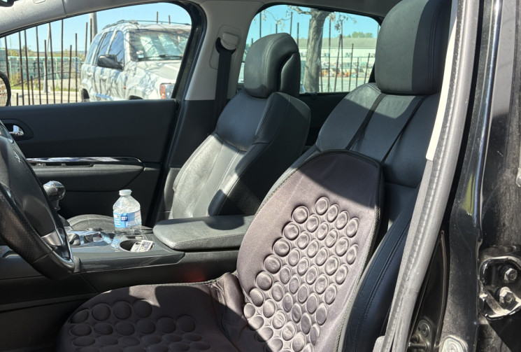 Peugeot 3008 1.6 HDI 115cv Premium / Cuir chauffant Élec / GPS / Caméra / Toit pano / Attelage 