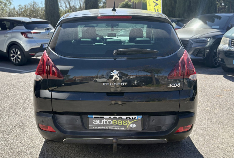 Peugeot 3008 1.6 HDI 115cv Premium / Cuir chauffant Élec / GPS / Caméra / Toit pano / Attelage 