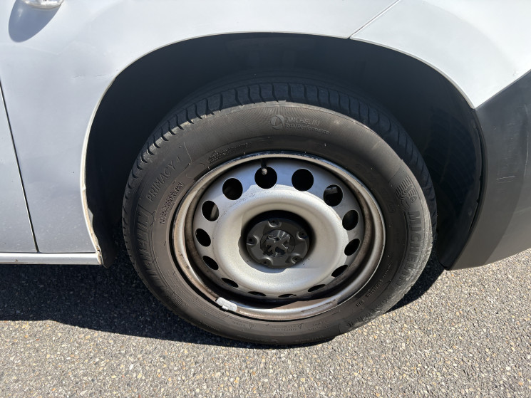 Peugeot Partner 1.5 BlueHDI 130 ch / Kit distrib neuf / Chaine d'arbre à came neuve / Carplay