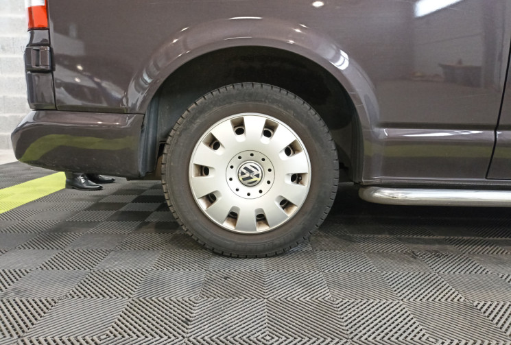 Volkswagen Transporter T5 aménagé / 2.0 TDI 140 ch / Cabine approfondie / lits doubles