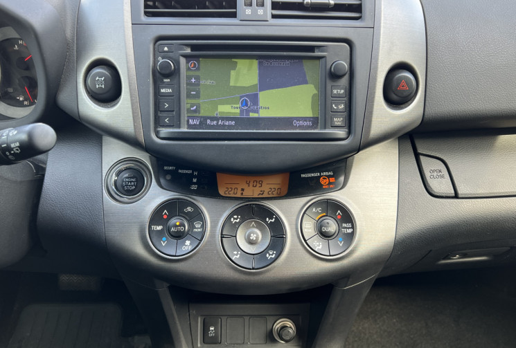 Toyota RAV4 LIMITED EDITION 150 cv D-CAT 4WD BVA * Caméra * Ecran * GPS * Attache Remorque