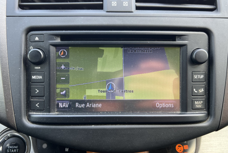 Toyota RAV4 LIMITED EDITION 150 cv D-CAT 4WD BVA * Caméra * Ecran * GPS * Attache Remorque