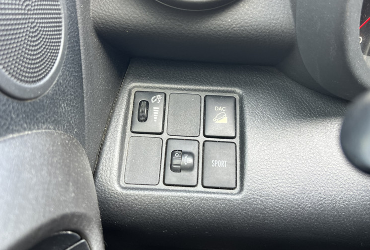 Toyota RAV4 LIMITED EDITION 150 cv D-CAT 4WD BVA * Caméra * Ecran * GPS * Attache Remorque