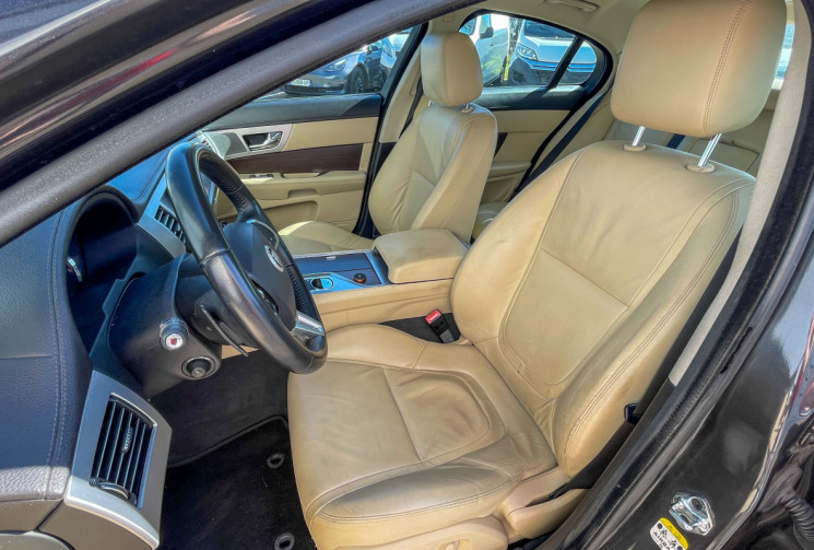 Jaguar XF (X250) Berline Phase 2 2.2 D 16V 190 cv Boîte auto DISTRI NEUVE 