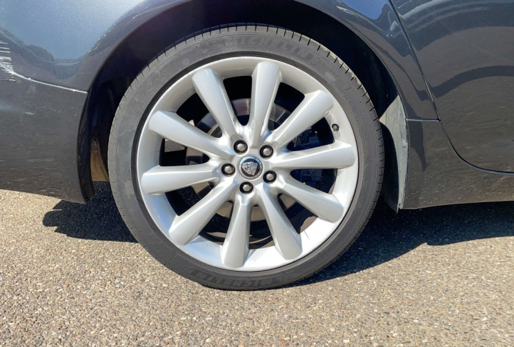 Jaguar XF (X250) Berline Phase 2 2.2 D 16V 190 cv Boîte auto DISTRI NEUVE 