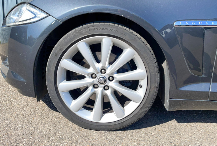 Jaguar XF (X250) Berline Phase 2 2.2 D 16V 190 cv Boîte auto DISTRI NEUVE 