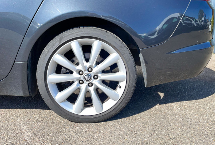 Jaguar XF (X250) Berline Phase 2 2.2 D 16V 190 cv Boîte auto DISTRI NEUVE 