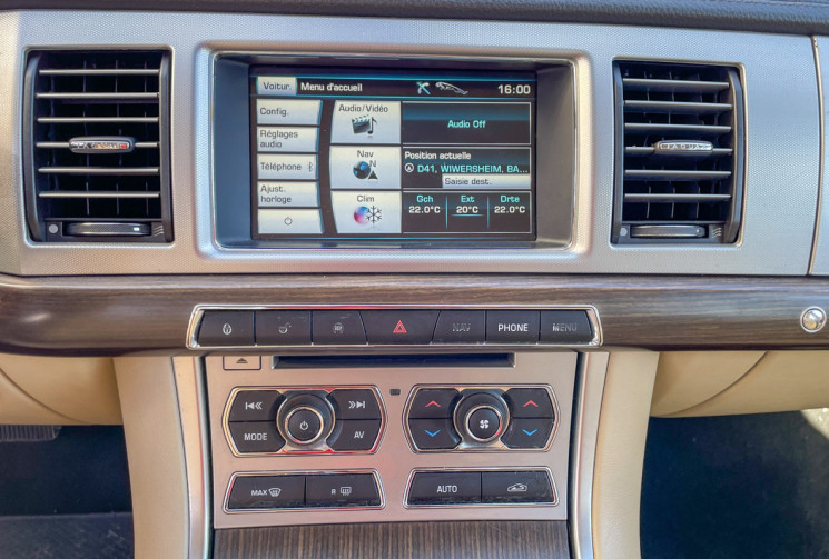 Jaguar XF (X250) Berline Phase 2 2.2 D 16V 190 cv Boîte auto DISTRI NEUVE 