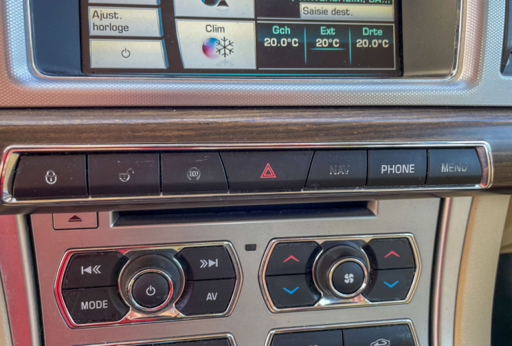 Jaguar XF (X250) Berline Phase 2 2.2 D 16V 190 cv Boîte auto DISTRI NEUVE 