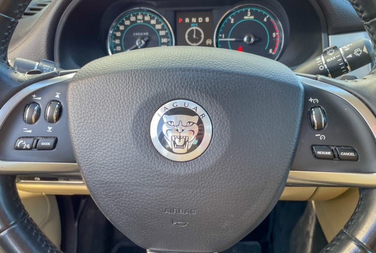 Jaguar XF (X250) Berline Phase 2 2.2 D 16V 190 cv Boîte auto DISTRI NEUVE 